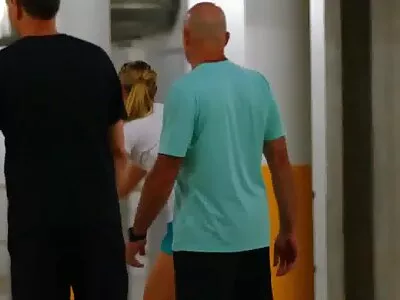 Blondi saa pormo seksi huokaamaan