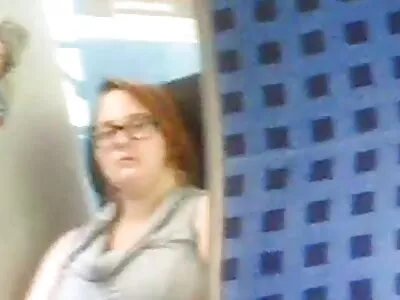 Helvetin hänen blondi makuuhuoneessa vanhempi nainen porno