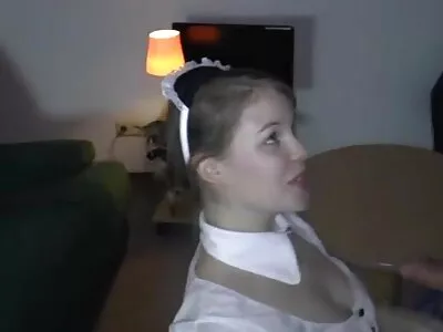Laita tyttöystävänsä sohvalle seksi porno 18