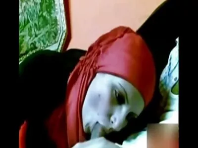 Ystävät kokoontuivat hengailemaan shish-kebabien kanssa ja naivat perseensyövän ystävänsä Veronican seksi xxx porno