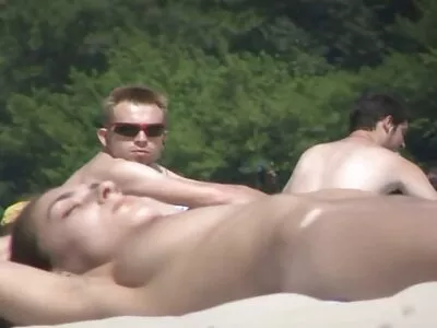 Karkeasti tulee kypsä suomalaisia seksikuvia nainen