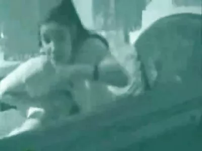 Kun Bruce Ventura ottaa anaalin haltuunsa, tytön ontelot halkeavat kaikista mummo porno saumoista